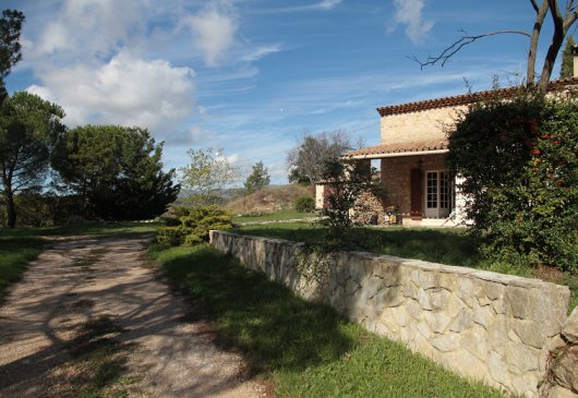 Villa in Grambois.