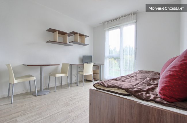 Studio for short duration in Cergy