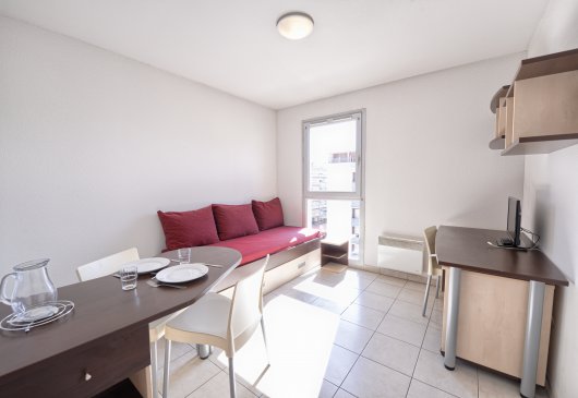 Super studio-side boulevard