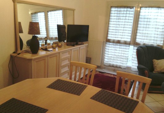 Apartment for 4 near train station