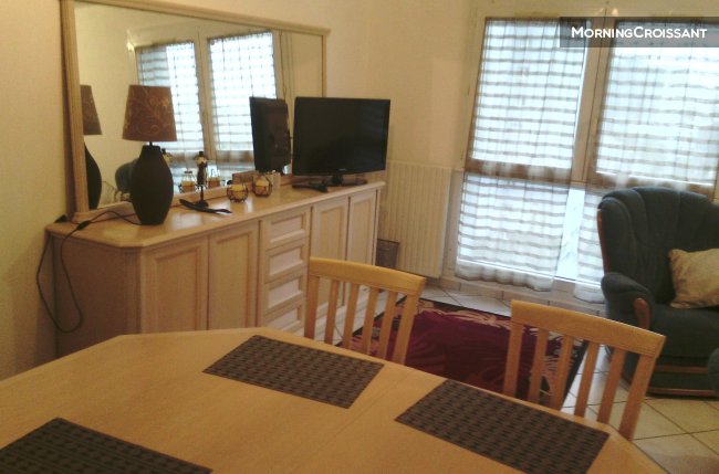 Apartment for 4 near train station