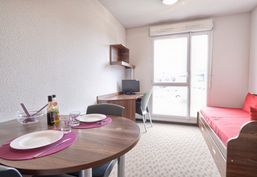 Studio in a green residence