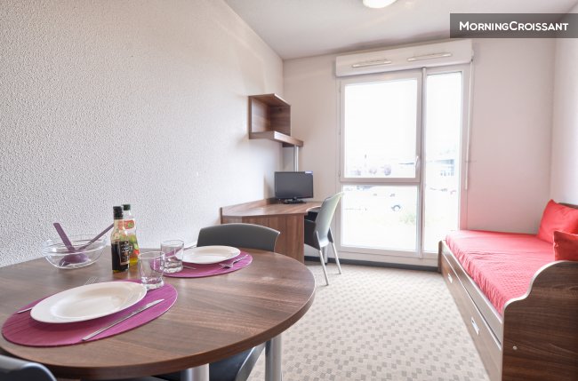 Studio in a green residence