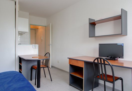 Quiet flat for 1 person