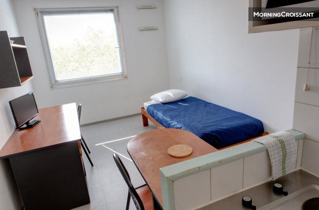 Studio equipped with downtown