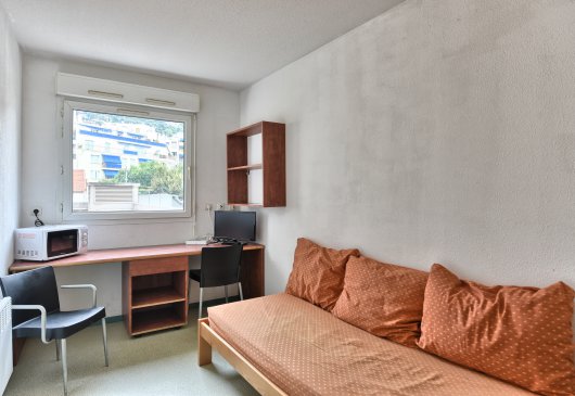 Independent furnished studio