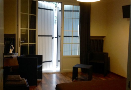 Independent entrance room