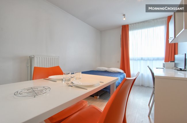 Luminous studio in Chelles