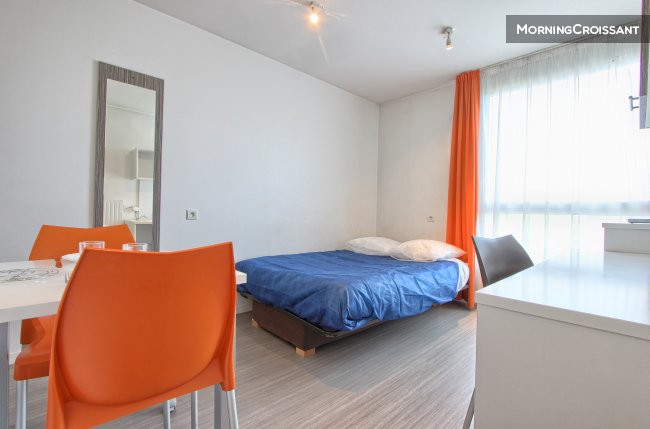 Quiet studio in Chelles