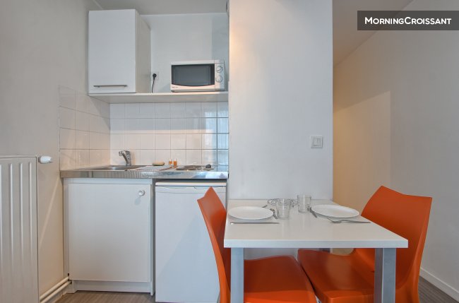 Modern studio Chelles RER station