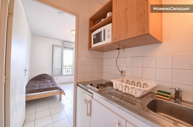 Studio tram station Université