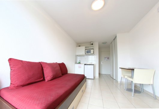 Nice fully-furnished studio for 2