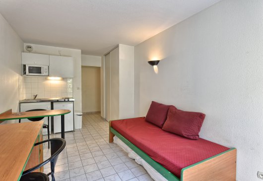 Cheap studio near city center