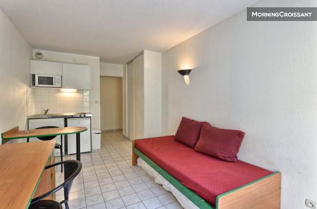 Cheap studio near city center