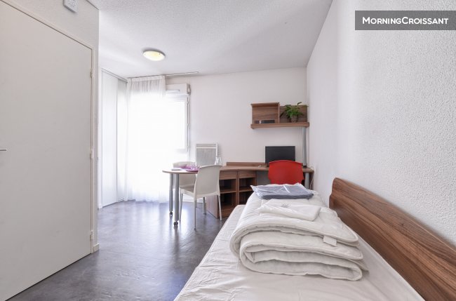 Studio close to Tramway T2