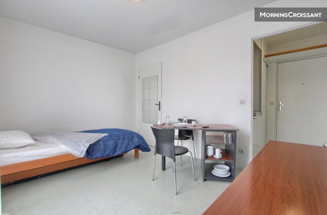 Modern studio in Paris 19th