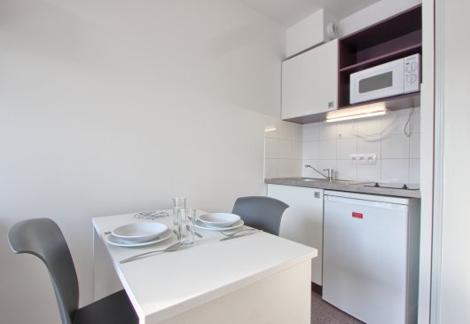 Modern Apt close to Paris