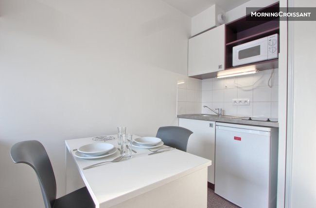 Modern Apt close to Paris