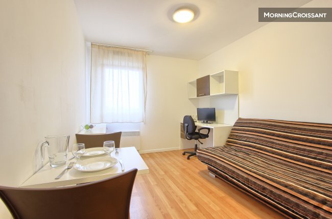 Super studio near downtown