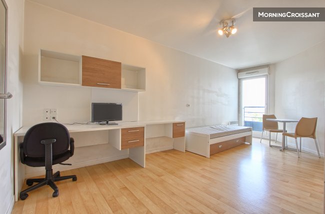 Calm and modern flat la Défense