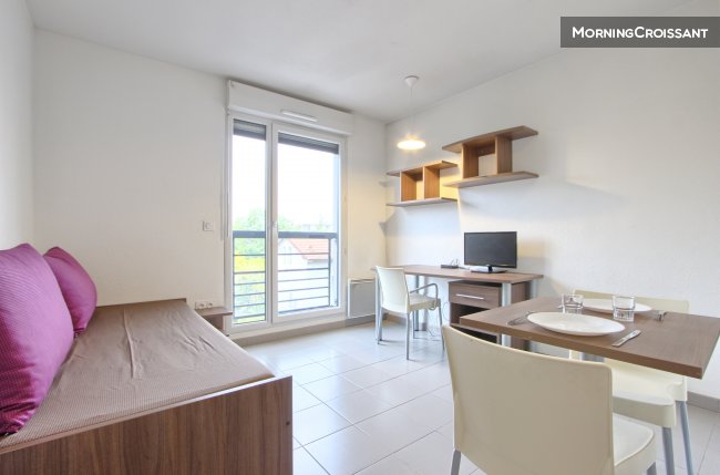 Studio for 1 or 2 in Vanves