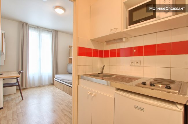 Nice cheap studio in Vanves