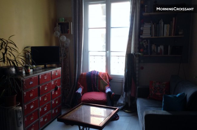 2 parts near the Eiffel Tower