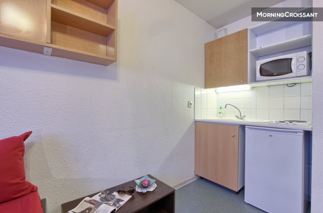 Very quiet studio in Paris