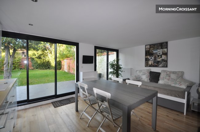 Tiny, near Paris and Disneyland