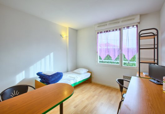 Nice studio pool access