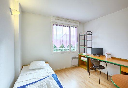 Lovely studio, residence with pool