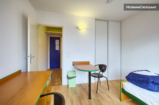 Furnished studio with pool access