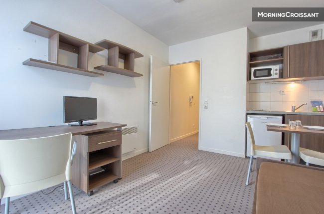 Great studio next to Paris