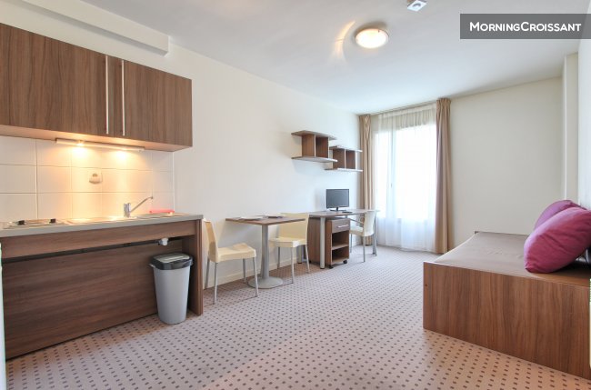 Nice studio close to Paris