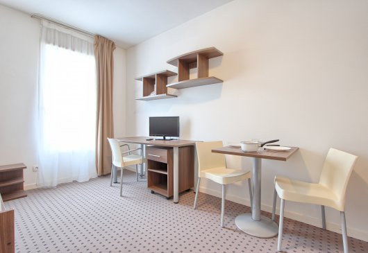 Super studio next to Paris