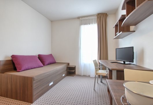 Nice equipped studio in Asnières