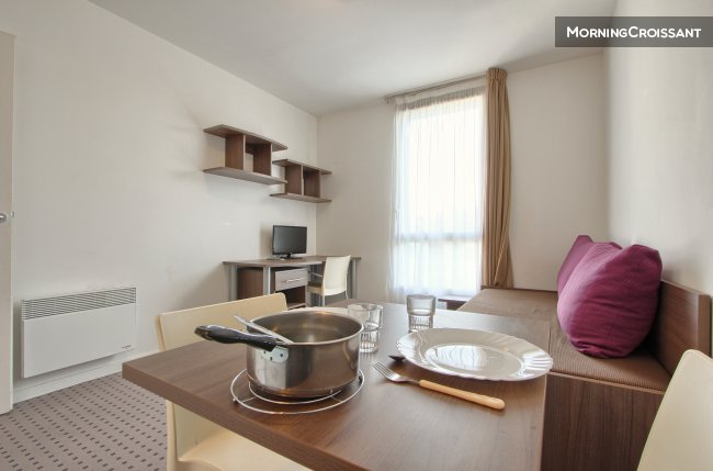 Studio furnished next to Paris