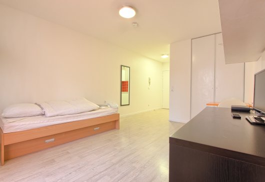 Functional studio in St Ouen