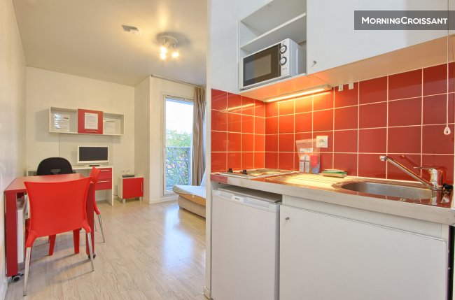 Secured studio in St ouen