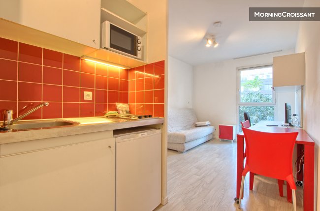 Cheap studio near Paris 20 sqm