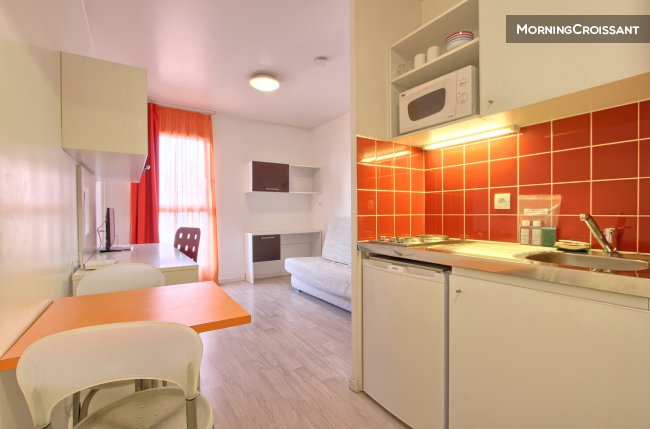 Modern studio next to Paris