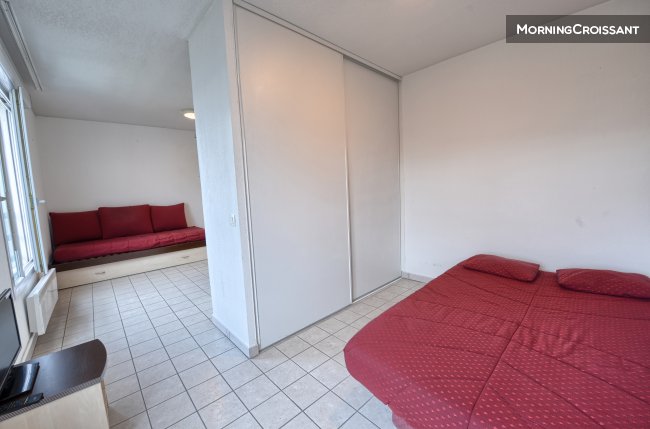 Full-service 1BR for 2 people