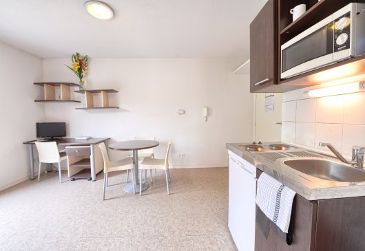 Furnished 2 rooms in city center