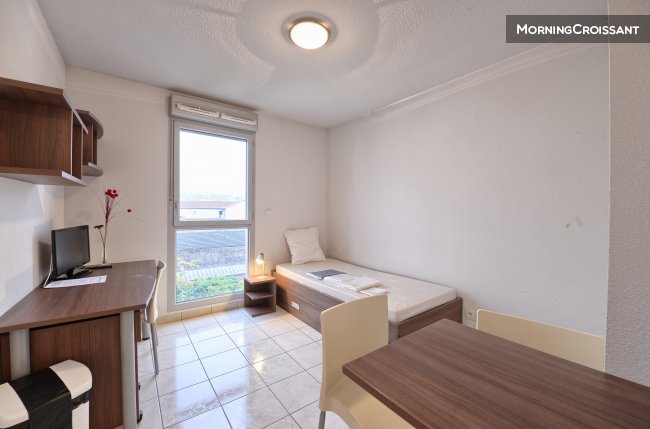 Quiet studio, Jean Macé station