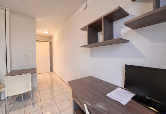 Beautiful studio Jean Macé