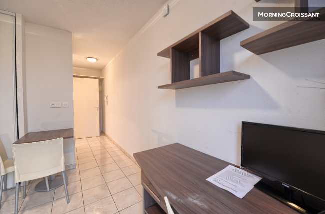 Beautiful studio Jean Macé