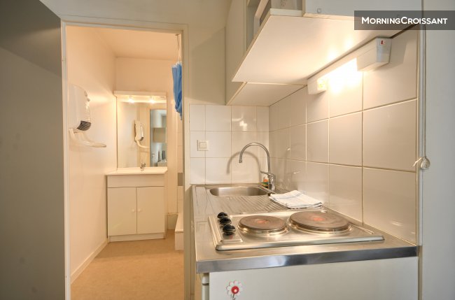 New studio, well-placed