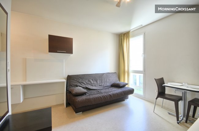 Studio for 2 CHR station