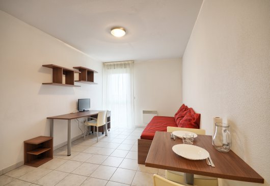 Furnished studio with parking 