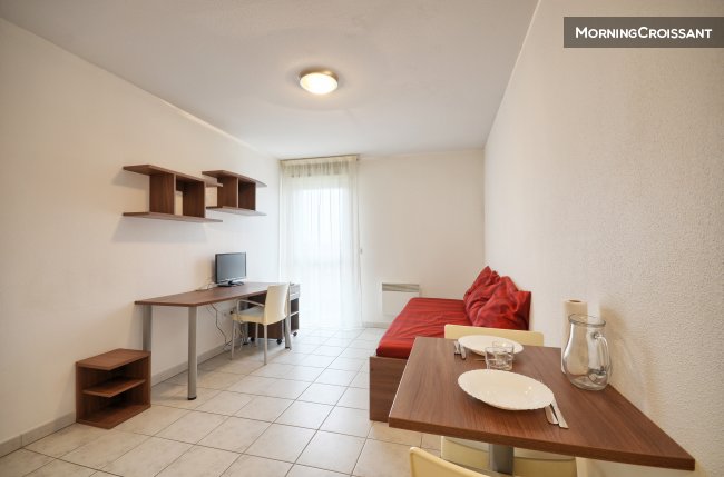 Furnished studio with parking 